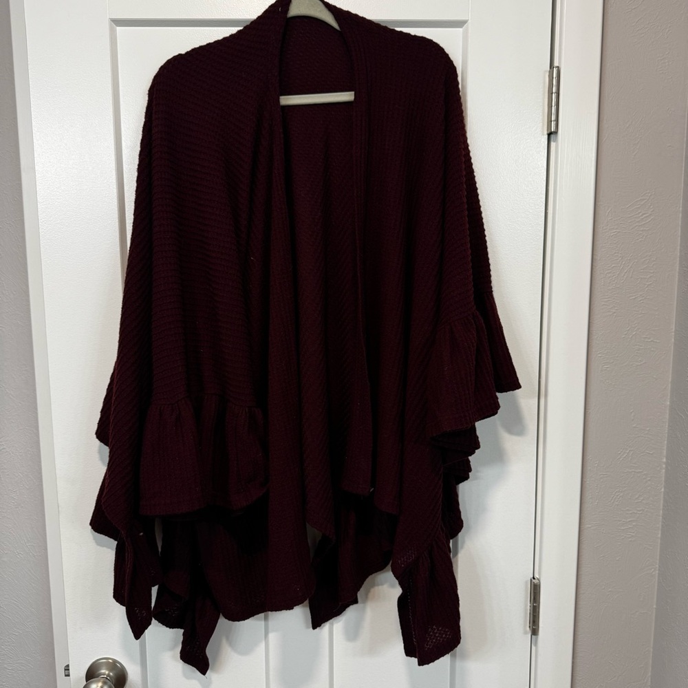Elegant Flutter Black Women's Sweater